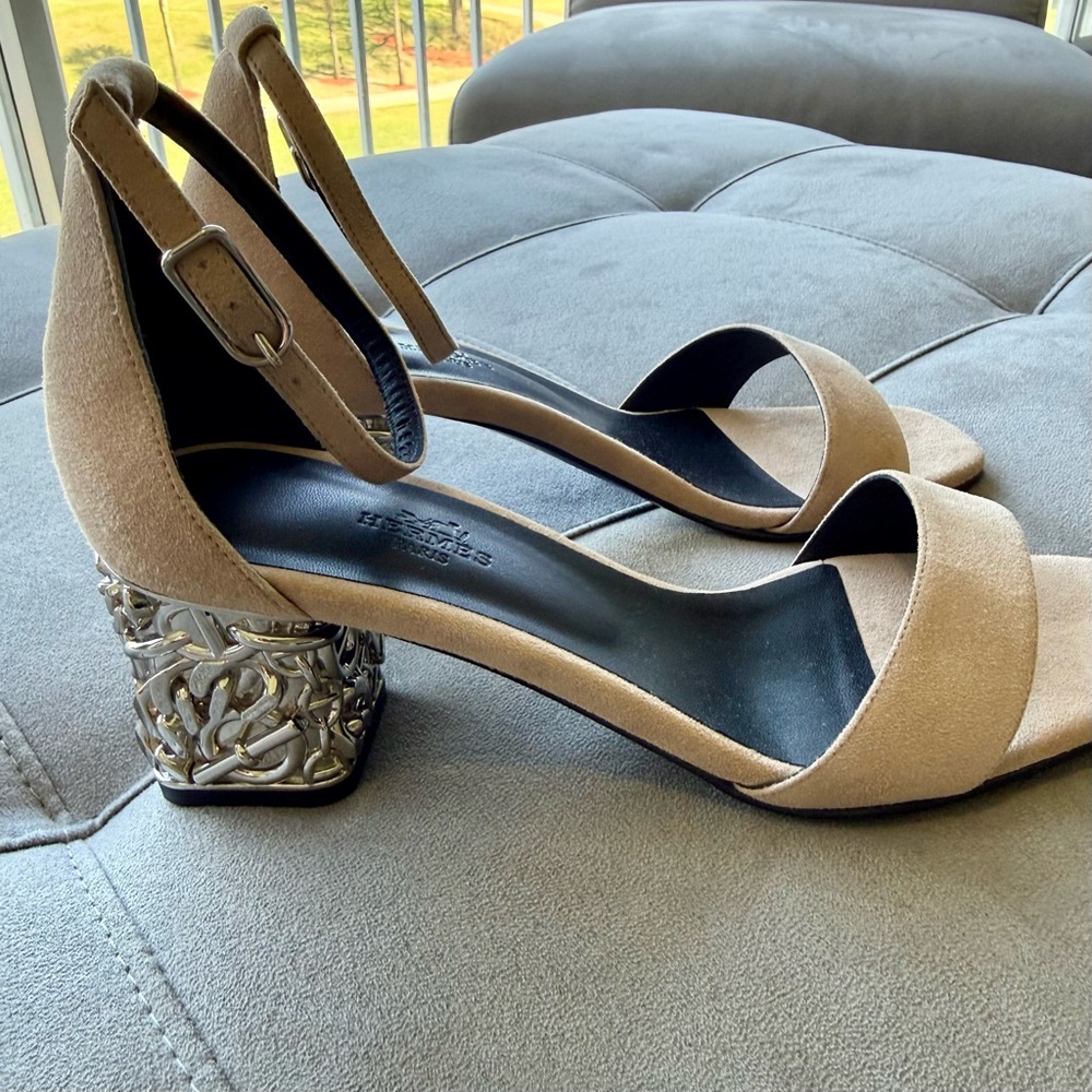 HERMES Creme Color Block Heel Sandals, new and never used - Picture 3 of 12